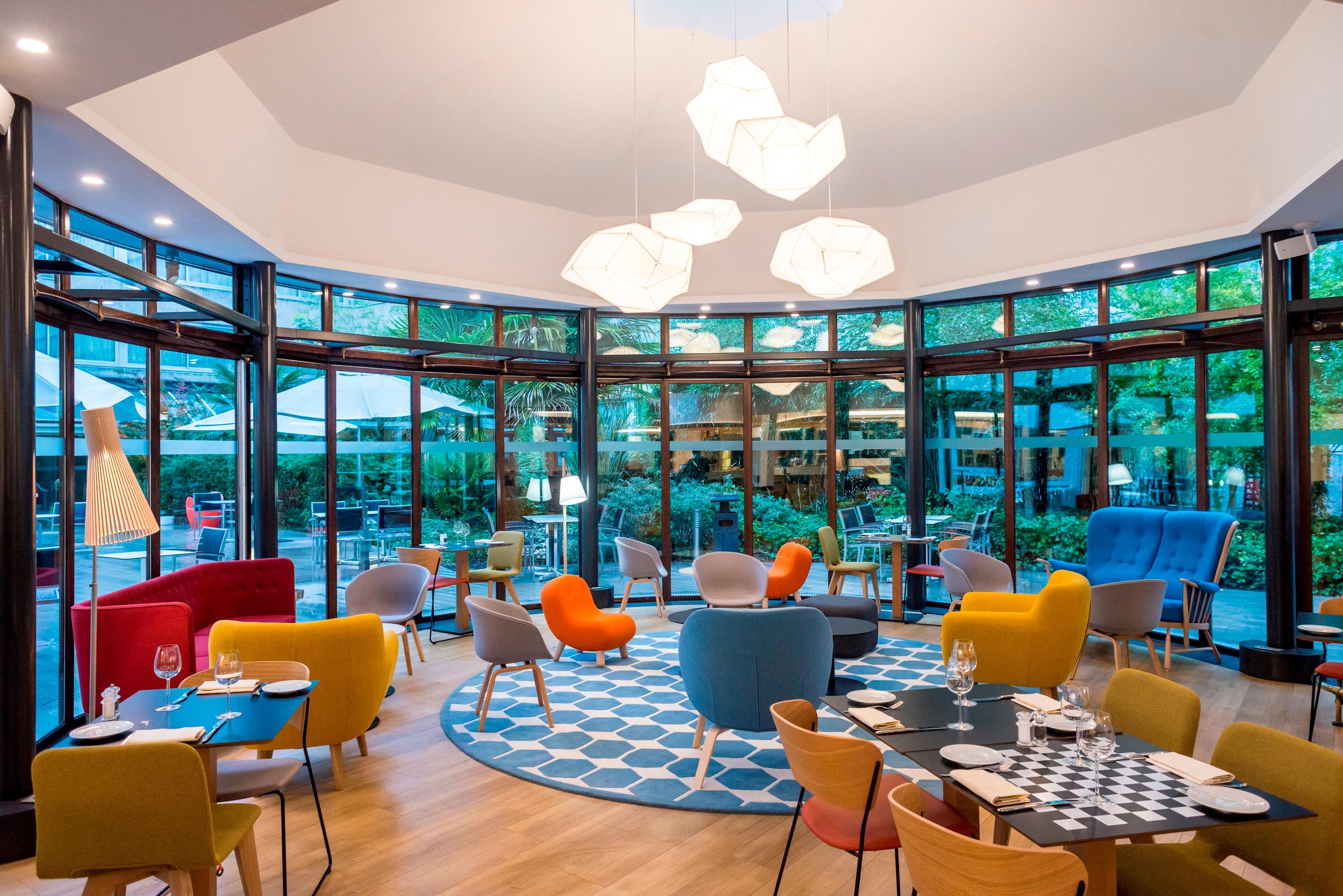 Отель Doubletree By Hilton Paris Буживаль Экстерьер фото