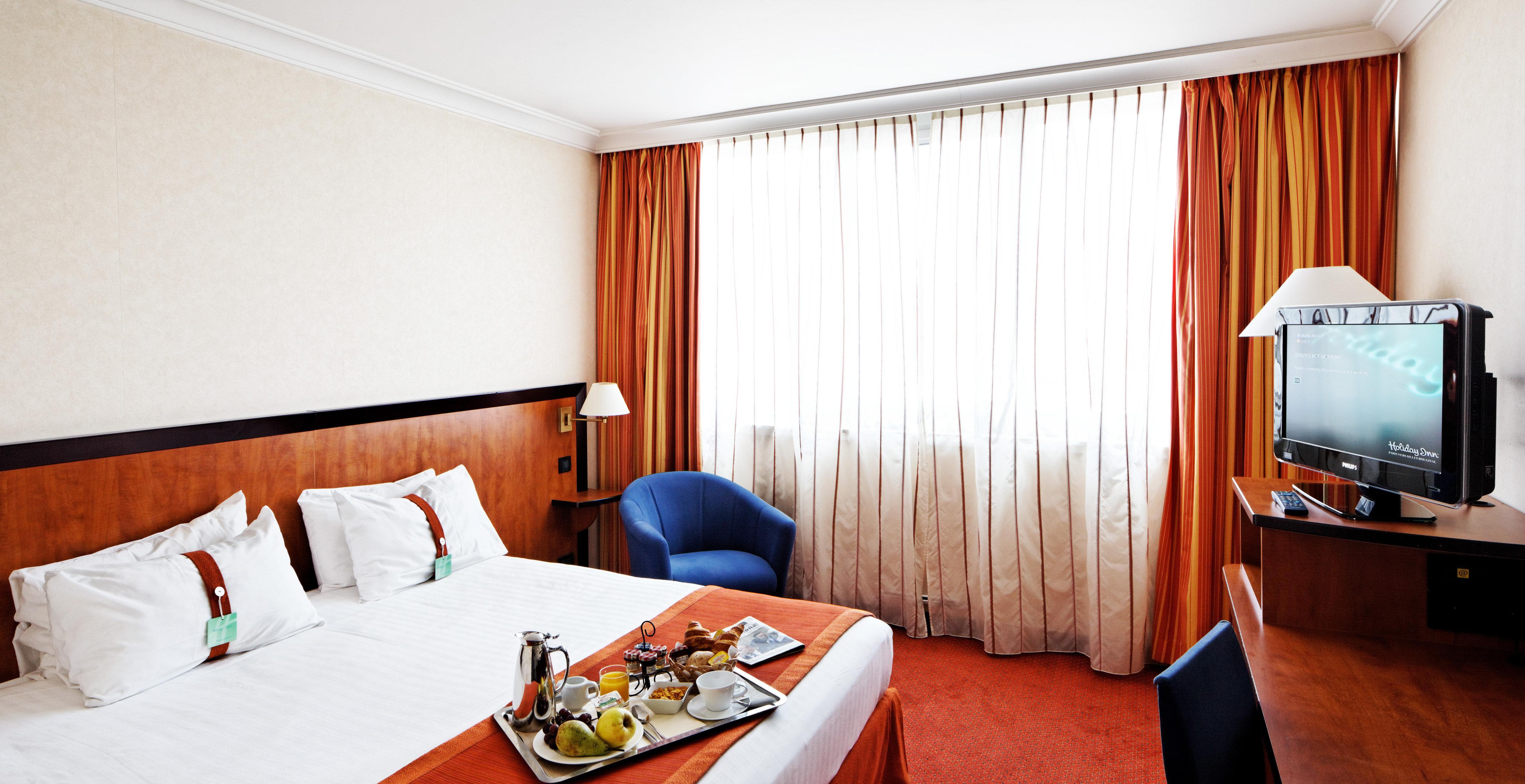 Отель Doubletree By Hilton Paris Буживаль Экстерьер фото